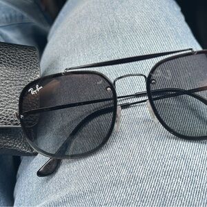 Ray-Ban Dark Gray Aviator Sunglasses